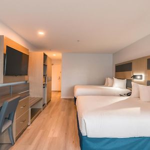 Deluxe Queen Room Two Queen Beds Non-Smoking
